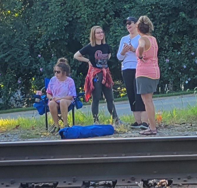 2021-08-30 Big Boy at Tuxedo Station family.jpg
